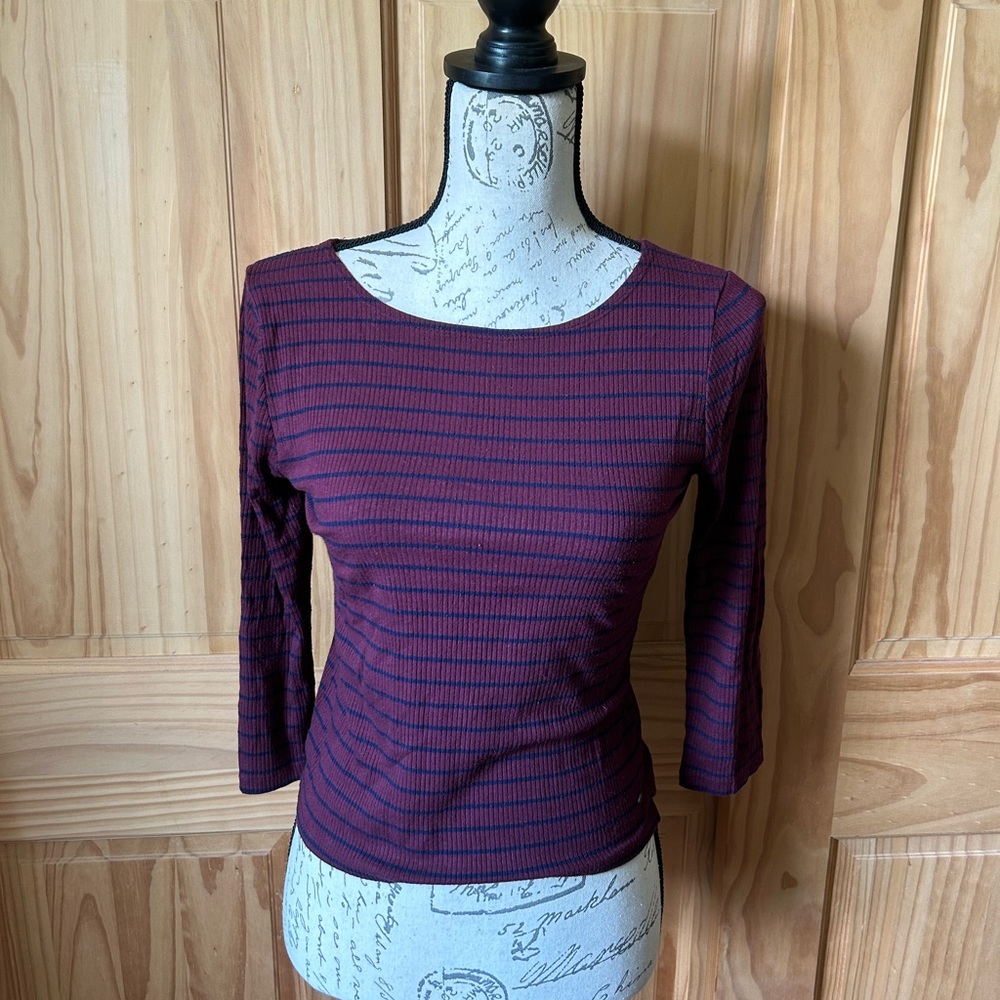 American Eagle Soft & Sexy Three Quarter Length Sleeve Tee